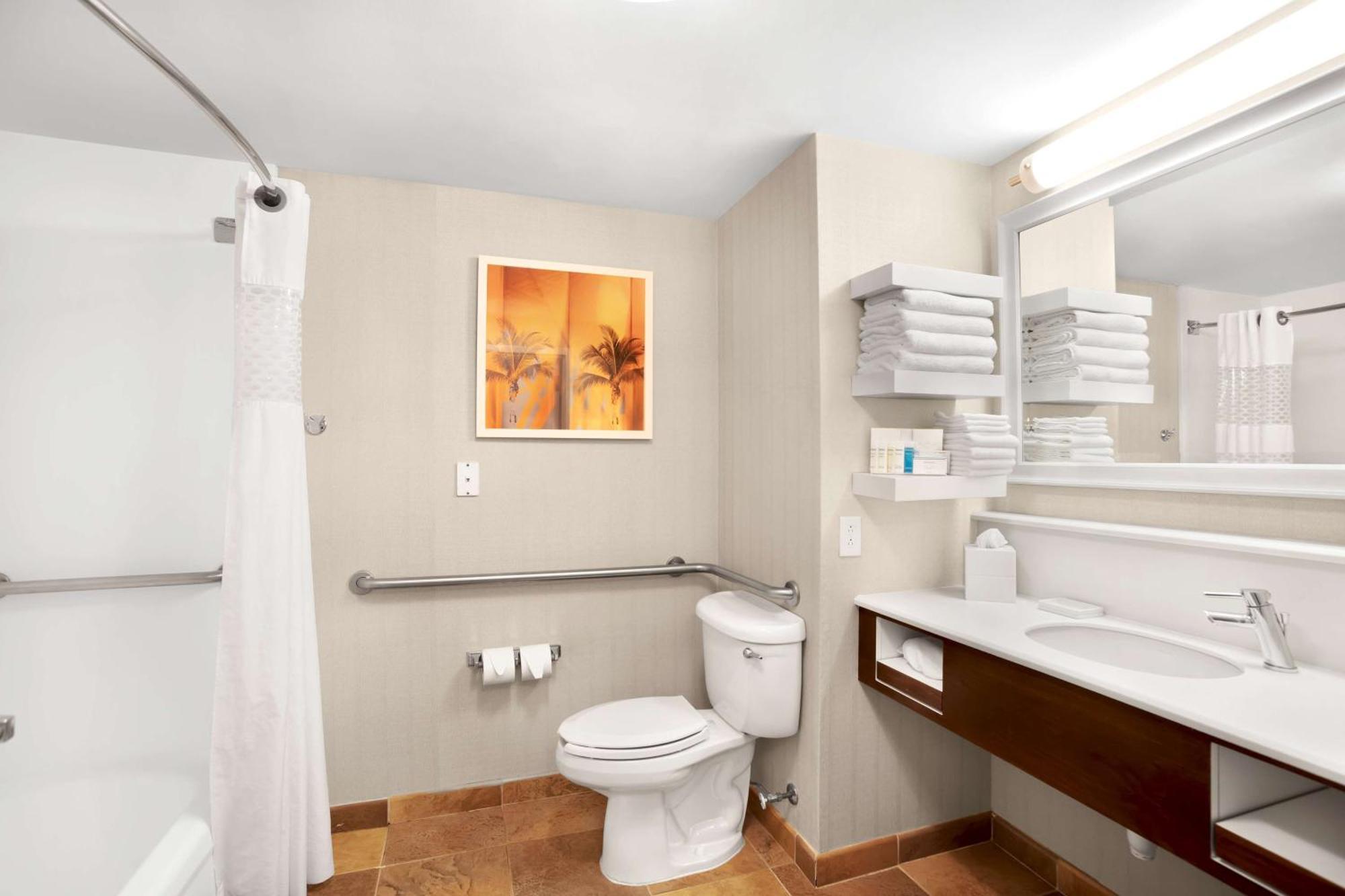 Hampton Hallandale Beach-aventura 3*